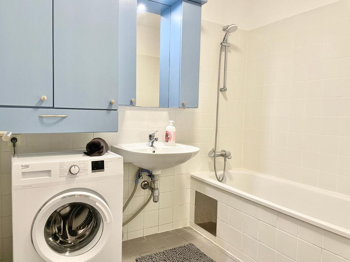 Апартаменты 90 M2 Maisonette With Free Parking Вена Экстерьер фото